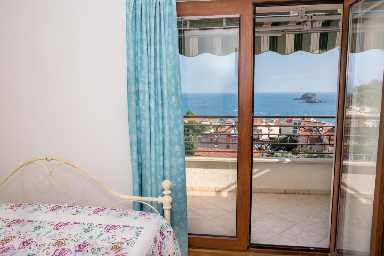 Apartment Elena Petrovac Bagian luar foto