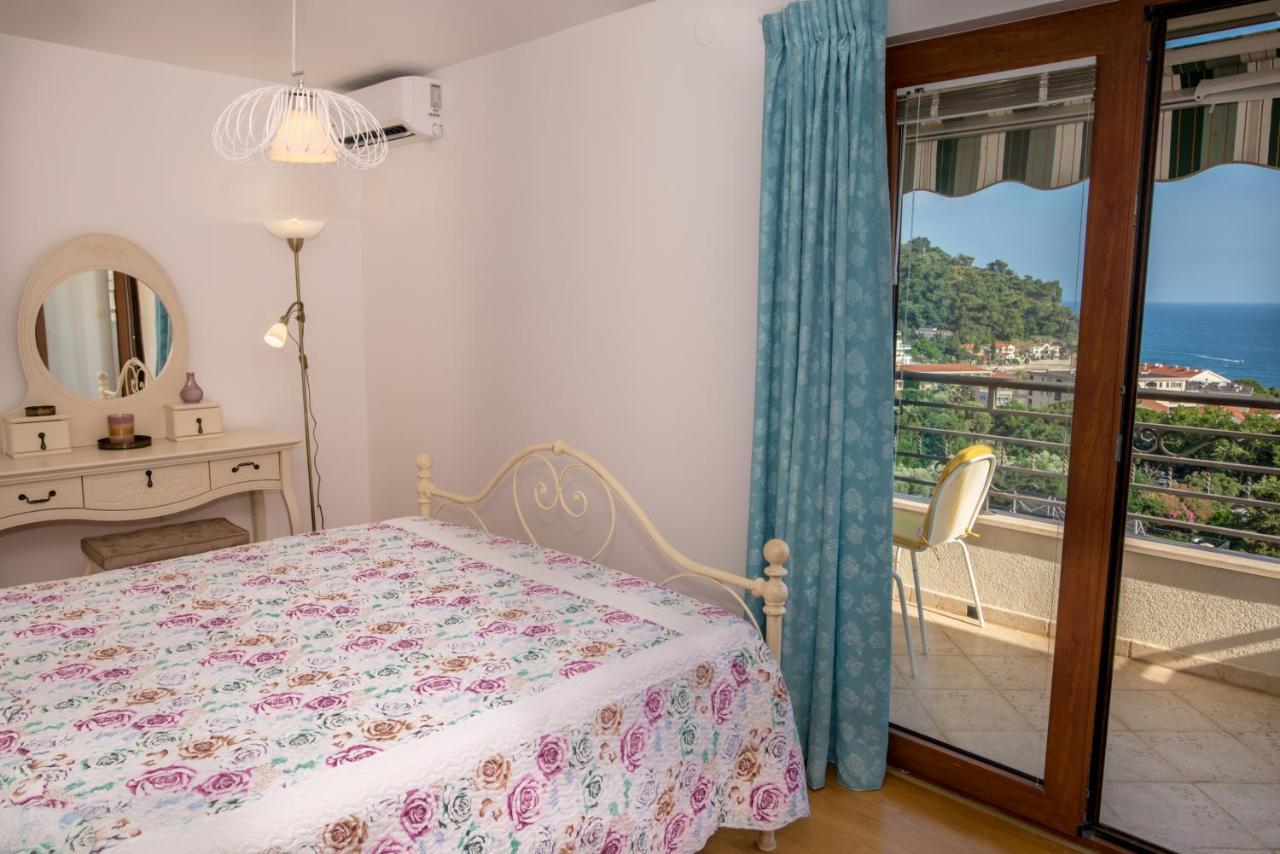 Apartment Elena Petrovac Bagian luar foto